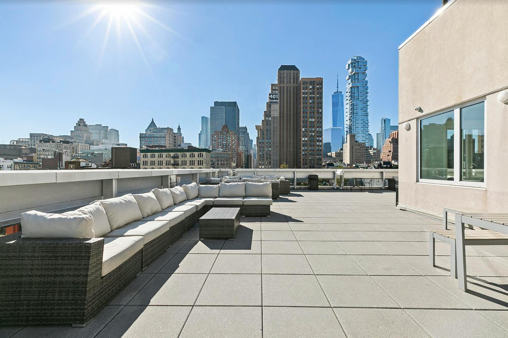 Picturesque Rooftop And Penthouse With 360° Views Of Manhattan Skyline ...